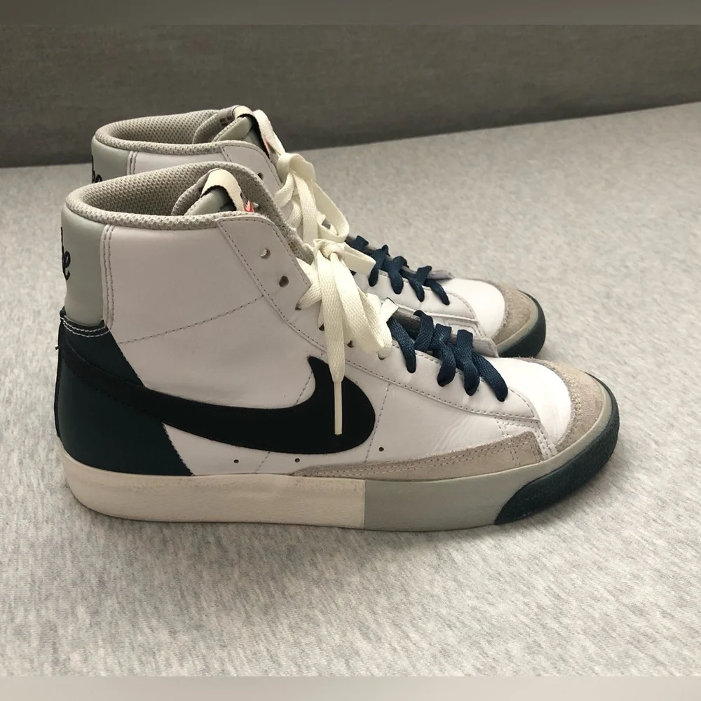 Nike Blazer Mid ‘77 Remix “Split White Spruce” Youth Size: US 5.5Y